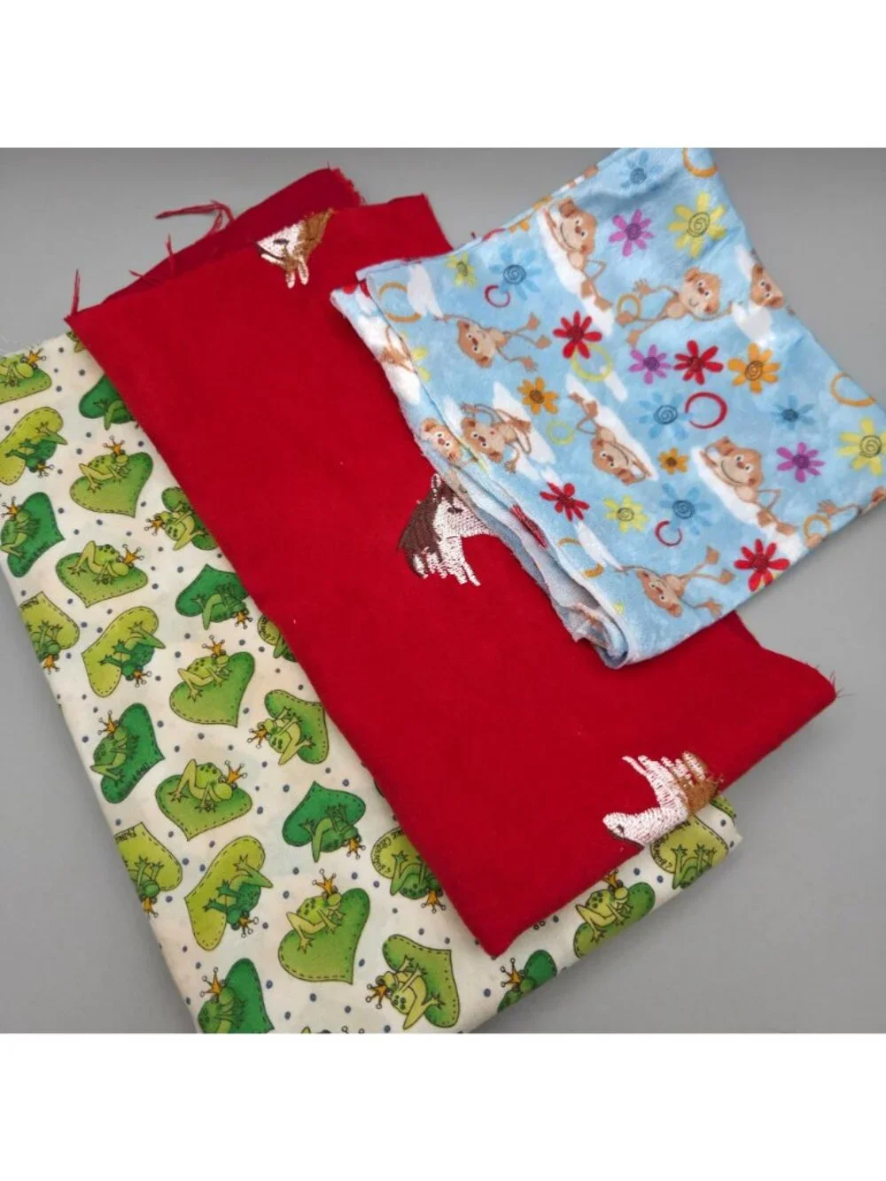 Childrens Them Fabric Scraps Bundle Sewing Quilting Crafts 2.3 Lbs
